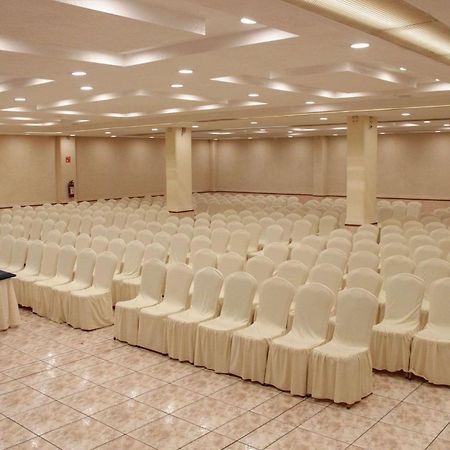 Radisson Hotel & Convention Center Толука-де-Лердо Экстерьер фото